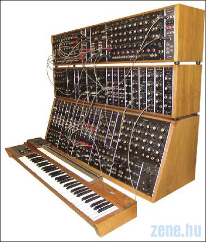 Korabeli hangszerek képekben Moog