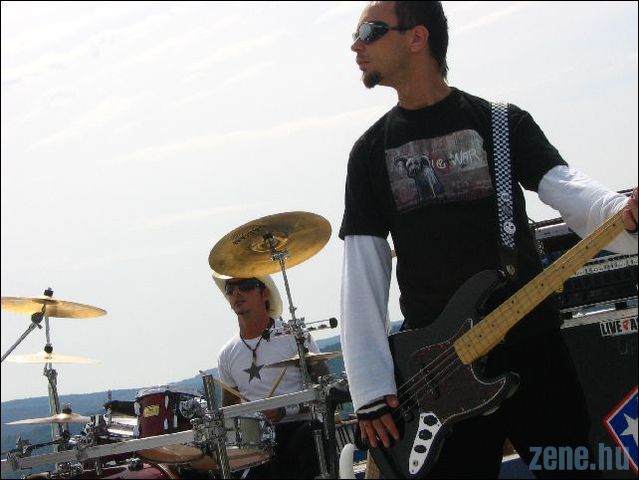  (Copyright: Hooligans)