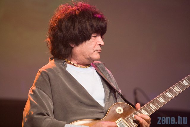  (Copyright: SirOesh)