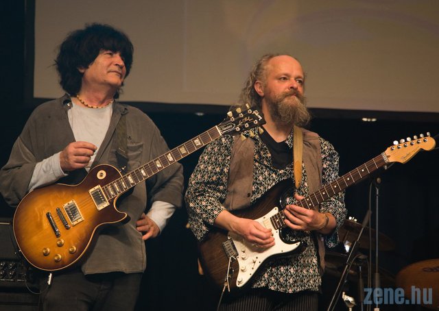  (Copyright: SirOesh)