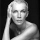 
	Pornográfnak tartja a mai klipeket Annie Lennox
